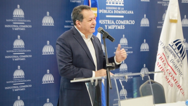 Porfirio Peralta, participa en la apertura del curso taller “Contabilidad y Finanzas para ejecutivos Mipymes”